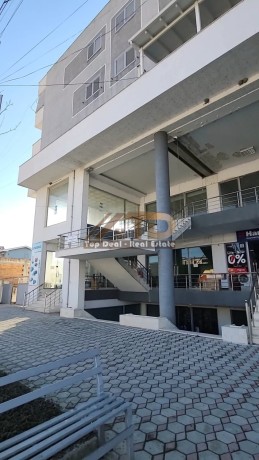 shitet-dyqan-hapsir-mundesi-kthimi-ne-dhoma-airbnb-hotelerie-apartamente-lushnje-rruge-kryesore-big-8