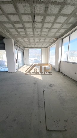 shitet-dyqan-hapsir-mundesi-kthimi-ne-dhoma-airbnb-hotelerie-apartamente-lushnje-rruge-kryesore-big-2