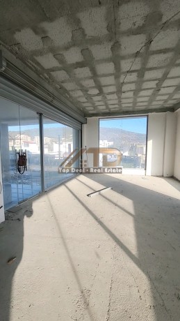 shitet-dyqan-hapsir-mundesi-kthimi-ne-dhoma-airbnb-hotelerie-apartamente-lushnje-rruge-kryesore-big-5