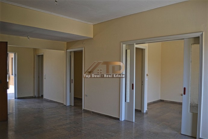 shitet-apartament-ne-qender-te-mesologhit-greqi-sheshin-markos-botzaris-mundesi-ideale-investimi-big-1