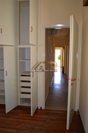shitet-apartament-ne-qender-te-mesologhit-greqi-sheshin-markos-botzaris-mundesi-ideale-investimi-big-5