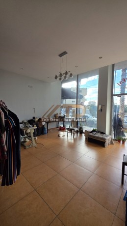 shitet-dyqani-ne-shetitorja-e-palmave-lushnje-kati-0-big-8