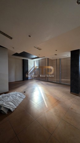 shitet-dyqani-ne-shetitoren-e-palmave-lushnje-kati-1-big-0