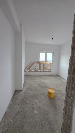 shitet-apartament-21-ne-lagjen-gafurr-muco-lushnje-big-7