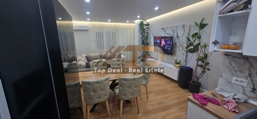 shitet-apartament-22-prane-stadiumit-ne-durres-big-0