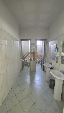 shitet-objekt-prane-rrethrotullimit-lushnje-berat-fier-tirane-objekti-funksionon-si-restorant-big-13