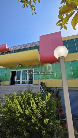 shitet-objekt-prane-rrethrotullimit-lushnje-berat-fier-tirane-objekti-funksionon-si-restorant-big-0