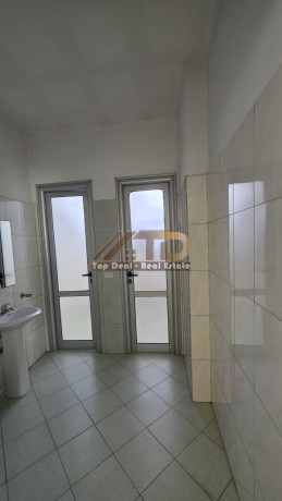 shitet-objekt-prane-rrethrotullimit-lushnje-berat-fier-tirane-objekti-funksionon-si-restorant-big-8