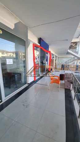 shitet-dyqan-ne-rruge-kryesore-lushnje-big-1