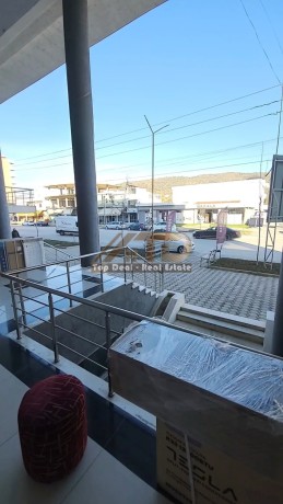 shitet-dyqan-ne-rruge-kryesore-lushnje-big-2