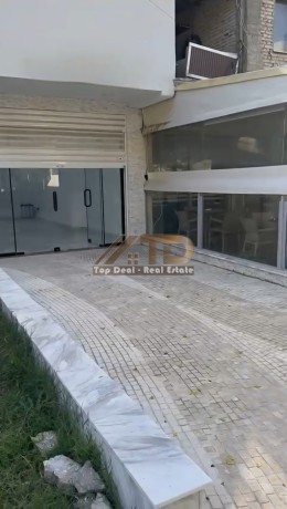 shitet-dyqan-prane-qendres-sanitare-lushnje-rruge-kryesore-big-4