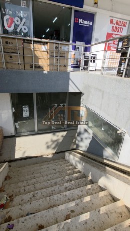 shitet-dyqan-ne-rruge-kryesore-lushnje-big-1