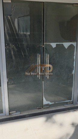 shitet-dyqan-ne-rruge-kryesore-lushnje-big-2