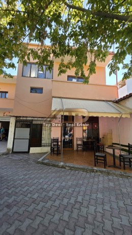 shitet-ose-jepet-me-qera-godine-sherbimi-dhe-shtepi-ne-lushnje-rruge-kryesore-big-1