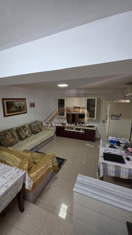 shitet-shtepi-private-prane-spitalit-lushnje-big-6