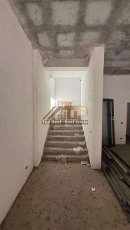 shitet-njesi-komerciale-mundesi-kthimi-ne-apartamente-dhoma-qira-qender-qyteti-lushnje-big-13