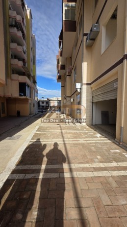 shitet-njesi-komerciale-mundesi-kthimi-ne-apartamente-dhoma-qira-qender-qyteti-lushnje-big-15