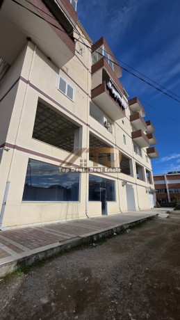 shitet-njesi-komerciale-mundesi-kthimi-ne-apartamente-dhoma-qira-qender-qyteti-lushnje-big-17