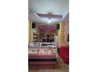 SHITET APARTAMENT DHE DYQAN NË QENDËR LUSHNJE