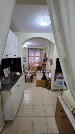 shitet-apartament-dhe-dyqan-ne-qender-lushnje-big-14
