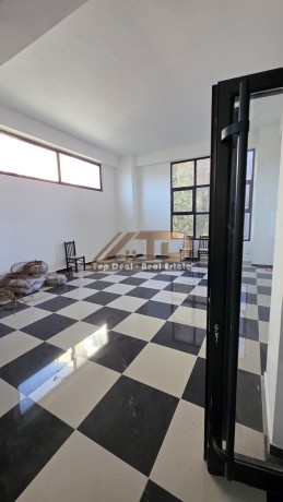 shitet-dyqan-njesi-komerciale-prane-qendres-sanitare-lushnje-big-4