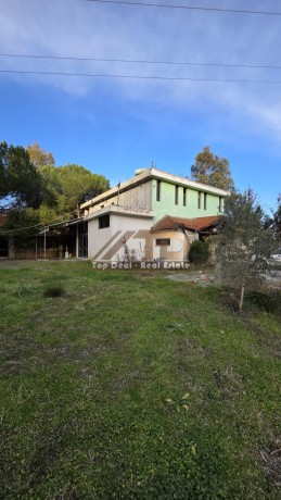 shitet-objekt-me-truall-ne-kasharaj-lushnje-i-pozicionuar-shume-prane-liqenit-rezervuarit-4-km-nga-qendra-e-qytetit-te-lushnjes-big-1