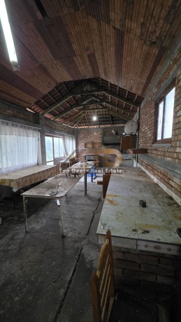 shitet-objekt-me-truall-ne-kasharaj-lushnje-i-pozicionuar-shume-prane-liqenit-rezervuarit-4-km-nga-qendra-e-qytetit-te-lushnjes-big-15