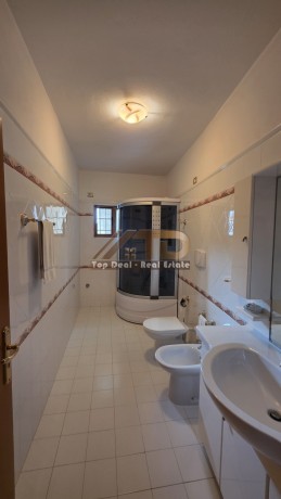 shitet-vile-2-kateshe-post-parkimi-vila-eshte-e-investuar-dhe-shume-prane-qendres-se-qytetit-lushnje-big-1