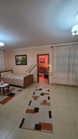 shitet-vile-2-kateshe-post-parkimi-vila-eshte-e-investuar-dhe-shume-prane-qendres-se-qytetit-lushnje-big-2