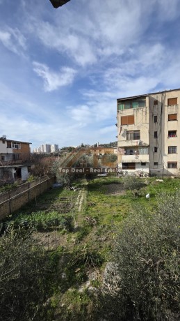 shitet-truall-dhe-ndertes-ne-qytet-ne-lushnje-big-1