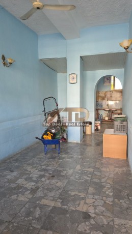 shitet-dyqan-ne-qender-te-qyteti-lushnje-big-1