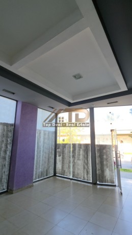 shitet-ose-jepet-me-qira-dyqan-ne-bulevardin-e-palmave-lushnje-big-1