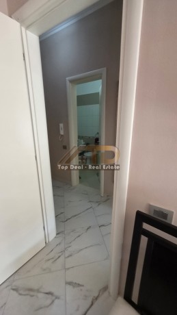 shitet-apartament-11-ne-zone-elitare-nga-me-te-kerkuarat-perballe-marinabay-vlore-big-0