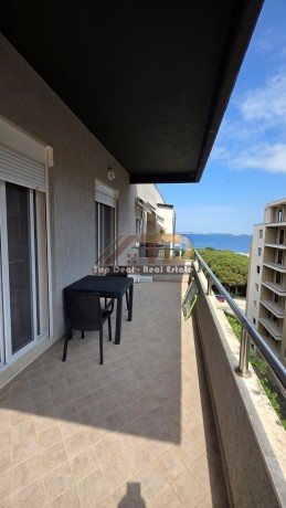 shitet-apartament-11-ne-zone-elitare-nga-me-te-kerkuarat-perballe-marinabay-vlore-big-10