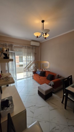 shitet-apartament-11-ne-zone-elitare-nga-me-te-kerkuarat-perballe-marinabay-vlore-big-1